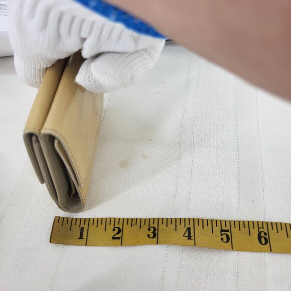 LOUIS VUITTON LV Embossed Monogram Vernis Leather Wallet - Picture 11 of 13